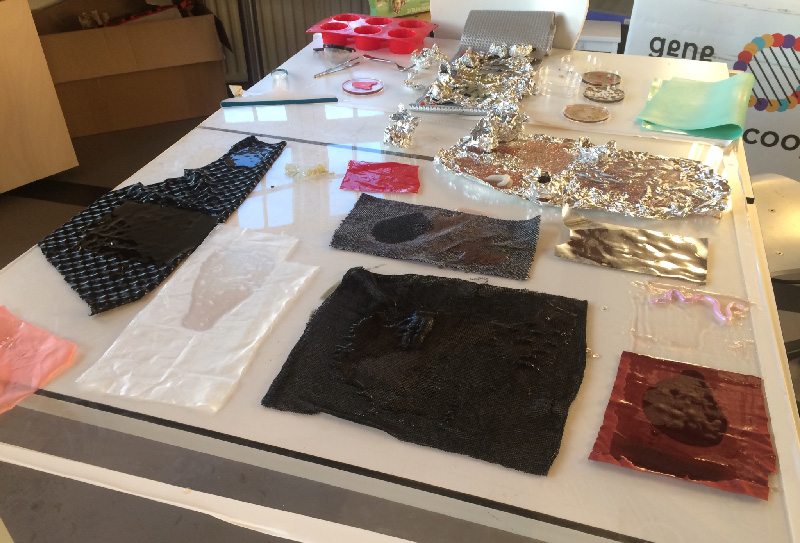 gelatine bioplastic cast on fabrics